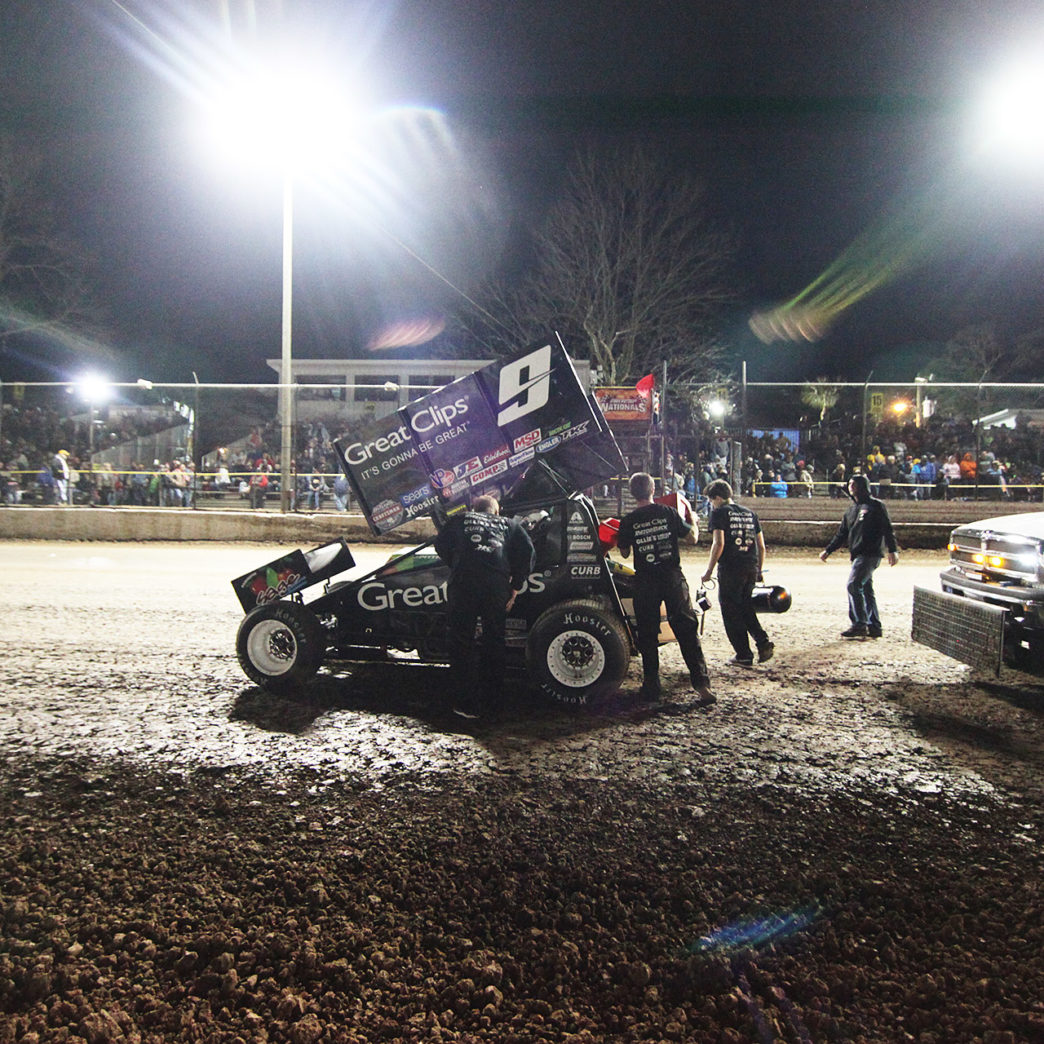 Daryn Pittman uses the red flag to refuel at the DIRTcar Nationals in Volusia, Florida.( Jeffrey Turford / TDP )