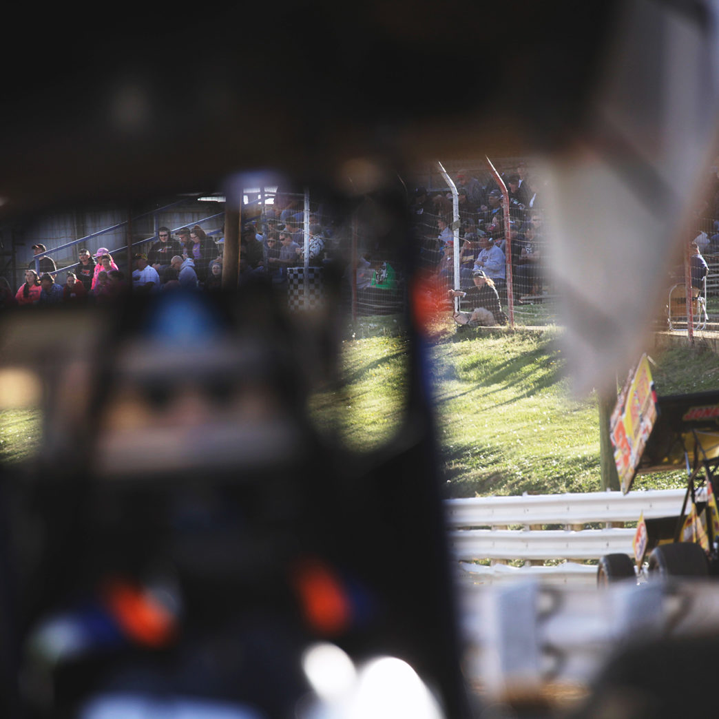 no. 3Z; Brock Zearfoss on the track during qualifying at Selinsgrove Speedway in 2016. ( Jeffrey Turford / TDP )