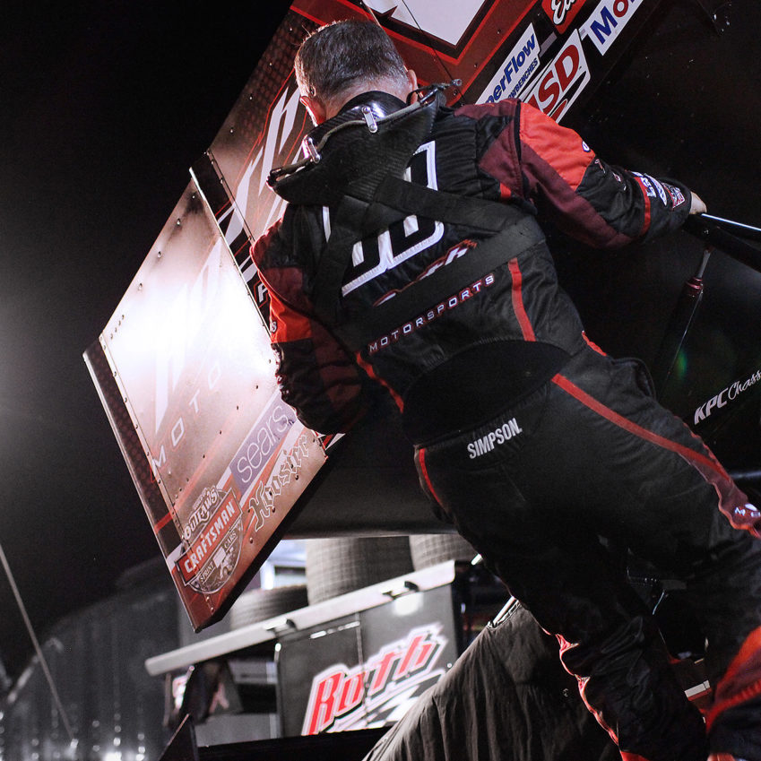 Joey Saldana hops into the no.83 Roth Motorsports ride at Weedsport Speedway 2016. ( Jeffrey Turford / TDP )