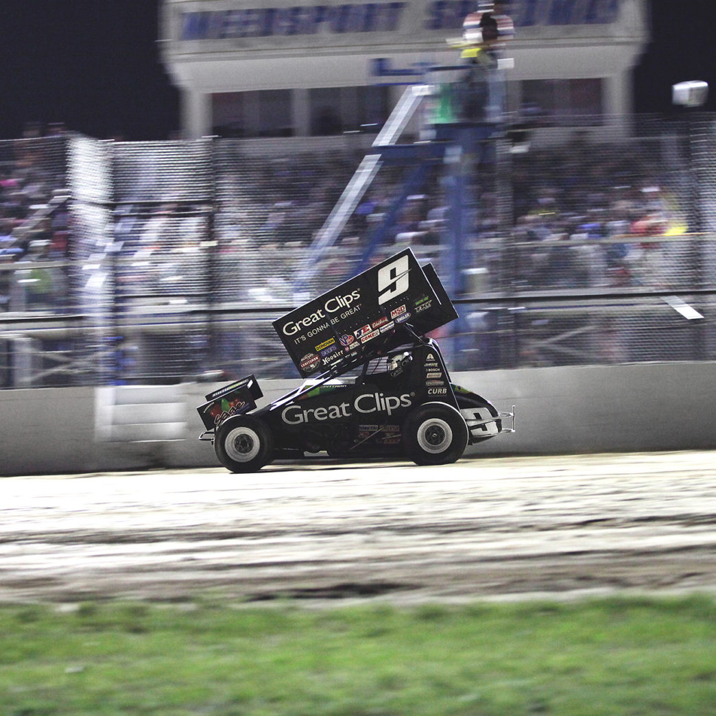 Daryn Pittman on the gas during The World of Outlaws A-Feature at Weedsport Speedway. ( Jeffrey Turford / TDP )