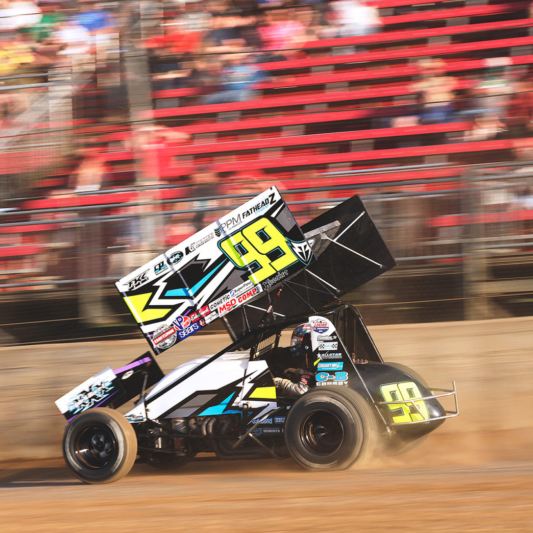 Brady Bacon finished 4th in his heat to transfer to the A Main where he would place 11th. ( Jeffrey Turford / TDP )