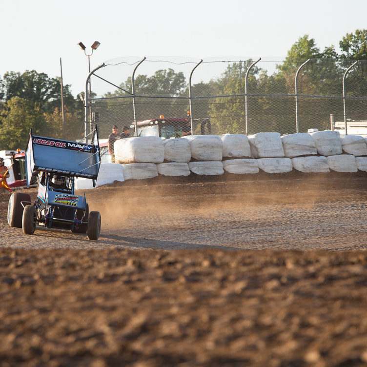Sam Hafertepe Jr. on the gas through turn 3 at the 2016 Canadian Sprint Car Nationals