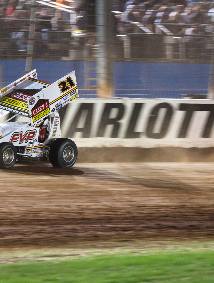 Brian Brown placed 2nd in his Heat race to transfer to the Feature on the first night of racing at The 2016 WoO World Finals. ( Jeffrey Turford / TDP )