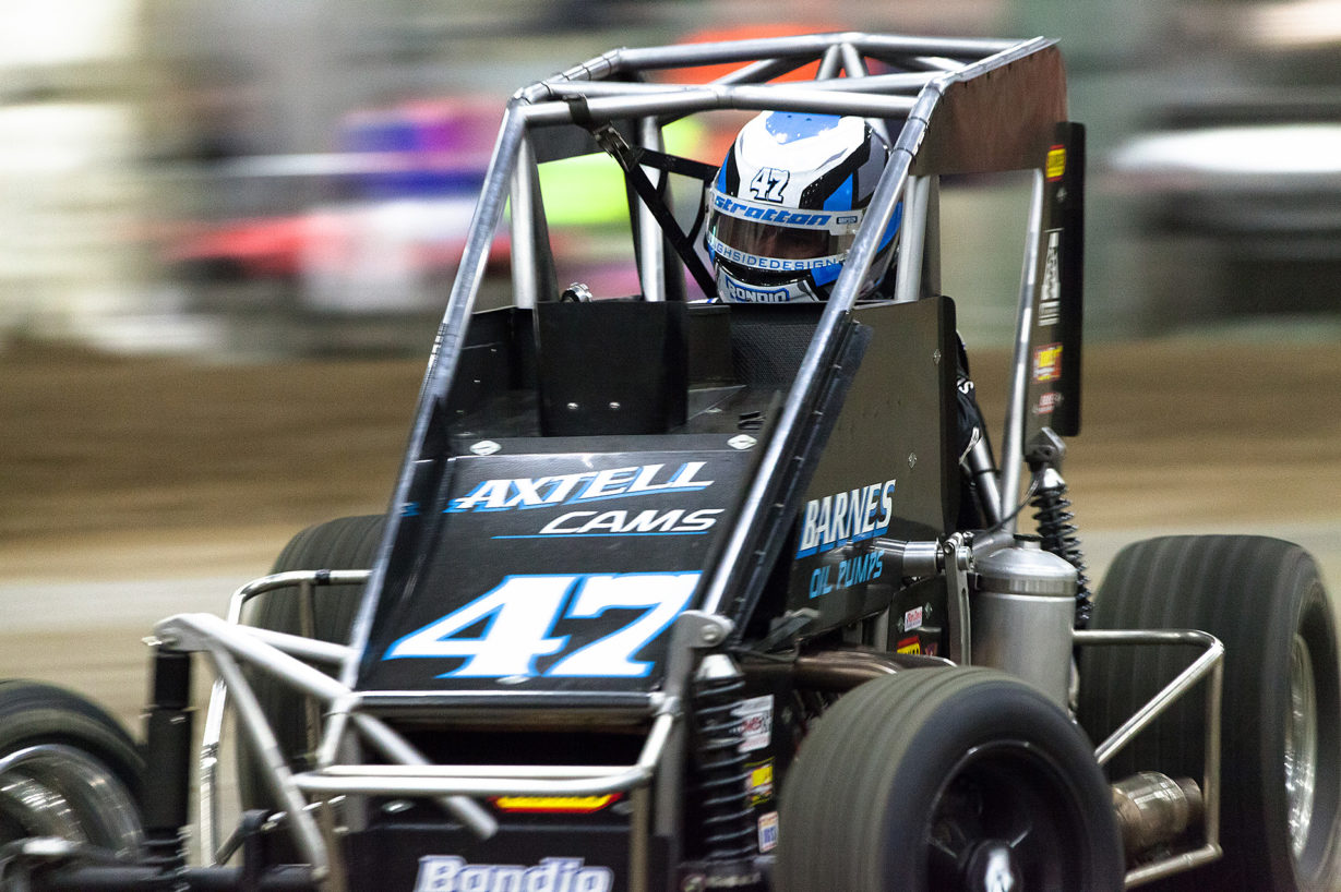 Friday January 13, 2017 TULSA, Oklahoma - Danny Stratton angles hard into turn 3 during Round 6 of the Pole Shuffler on Vacuworx Qualifying Night of The 31st annual Lucas Oil Chili Bowl Nationals presented by General Tire ( Jeffrey Turford / TDP )