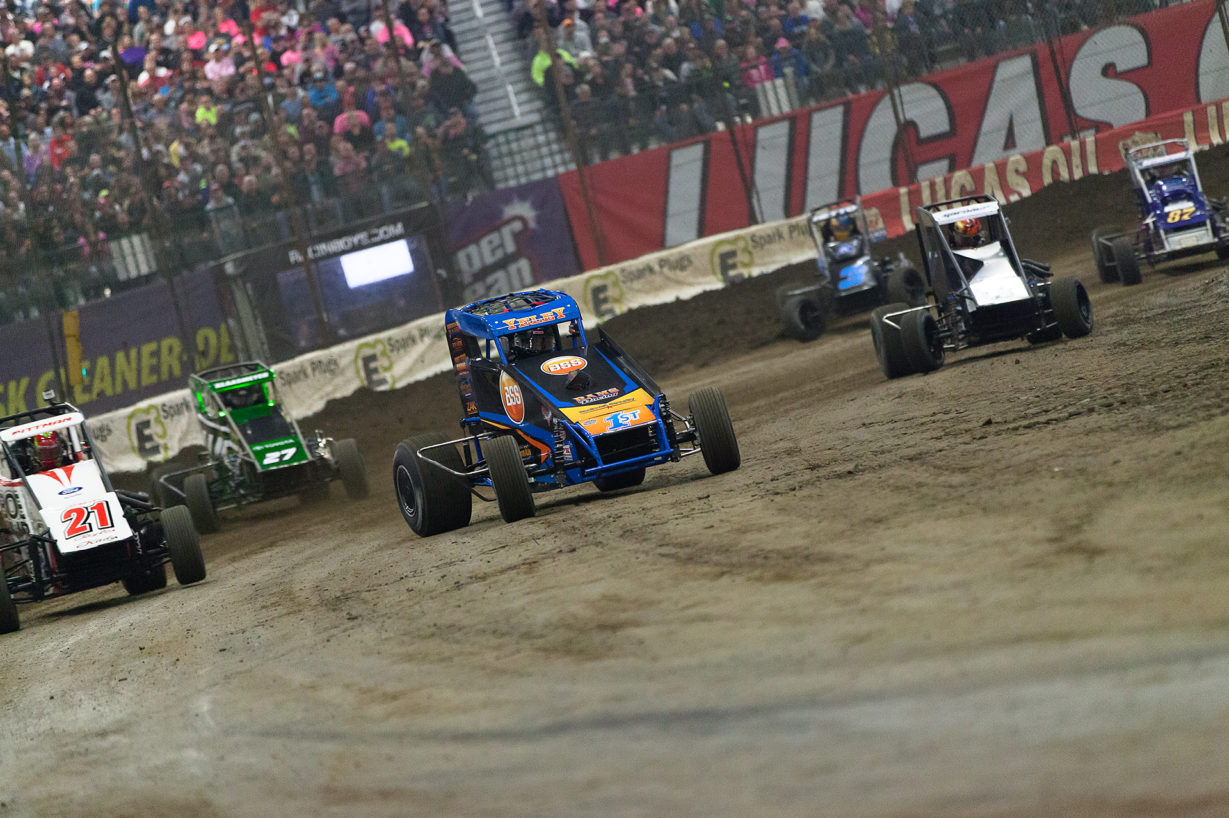 J.J. Yeley leading the field at The 2017 Chili Bowl