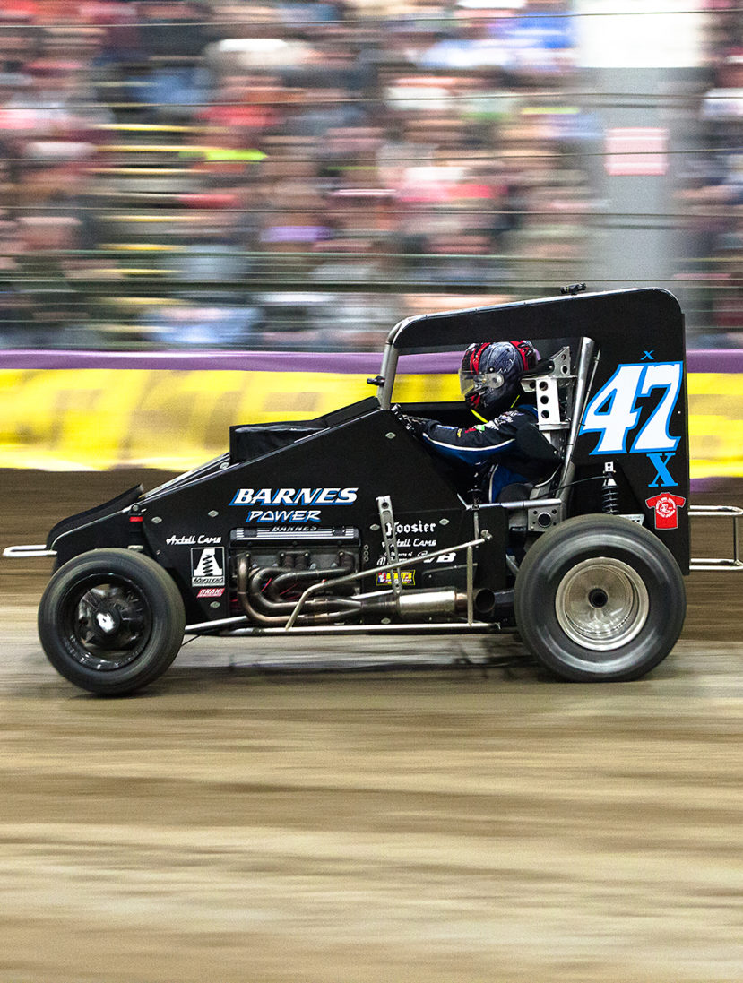 Friday January 13, 2017 TULSA, Oklahoma - Tim McCreadie on the gas out of turn 2 at Tulsa Expo Raceway on Vacuworx Qualifying Night of The 31st annual Lucas Oil Chili Bowl Nationals presented by General Tire ( Jeffrey Turford / TDP )